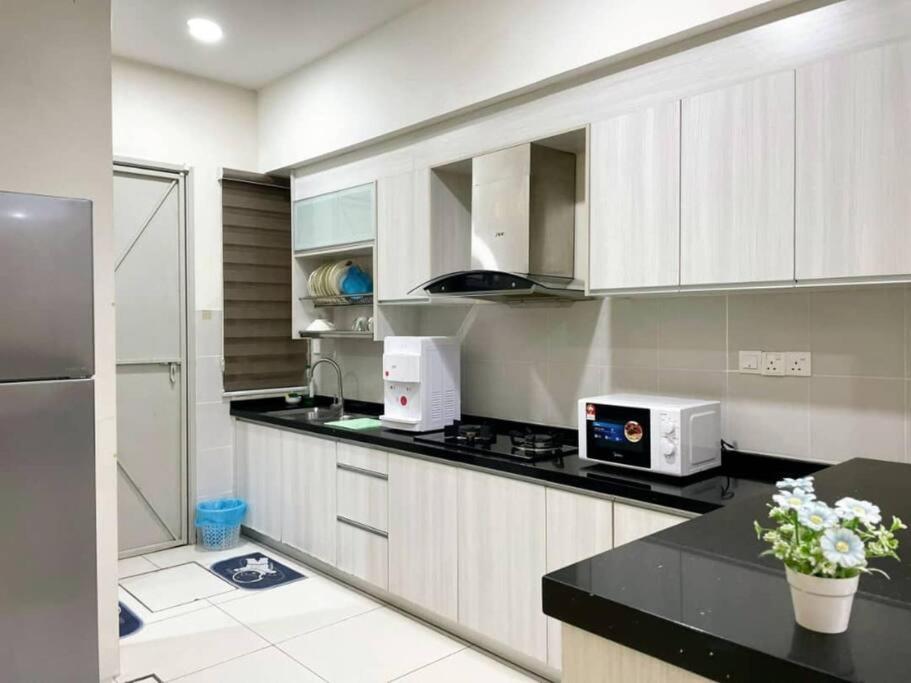 Cozyhouse 4Room 3Bath Room 10Pax'''Simpangampattasek Simpang Ampat  Exteriör bild